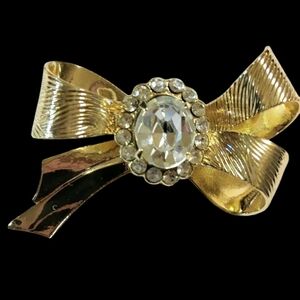 Vintage Signed Coro Goldtone Bow Brooch Pin Clear Rhinestone Center 1.5"